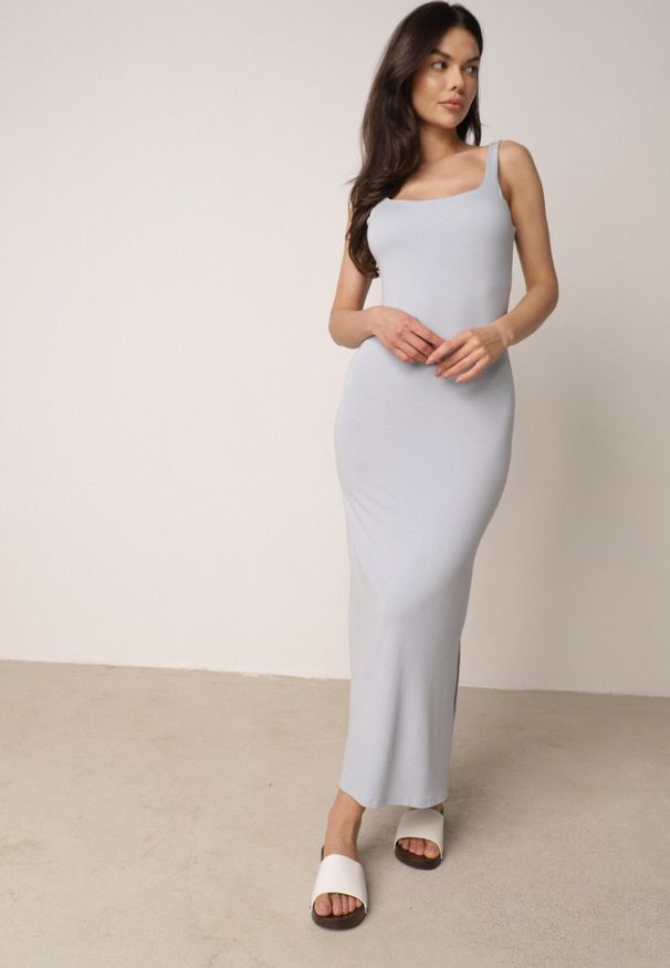 Born2be - Niebieska Gładka Sukienka z Wiskozy o Dopasowanym Kroju na Ramiączkach Daphitia. Okazja: do pracy, na co dzień. Kolor: niebieski. Materiał: wiskoza. Długość rękawa: na ramiączkach. Wzór: gładki. Typ sukienki: proste, dopasowane. Styl: elegancki, casual