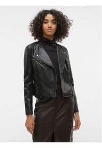 Vero Moda Kurtka z imitacji skóry Riley 10302441 Czarny Slim Fit. Kolor: czarny. Materiał: skóra #1