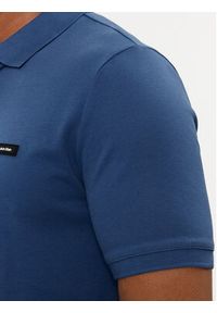 Calvin Klein Polo K10K111196 Niebieski Slim Fit. Typ kołnierza: polo. Kolor: niebieski. Materiał: bawełna