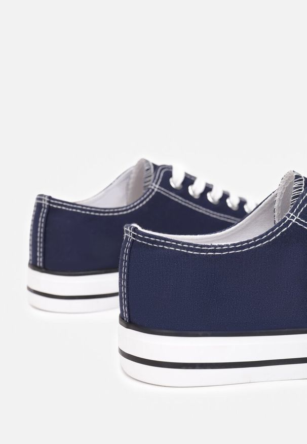 Born2be - Granatowe Trampki Tyren. Okazja: na co dzień. Nosek buta: okrągły. Zapięcie: sznurówki. Kolor: niebieski. Materiał: materiał. Styl: casual, sportowy