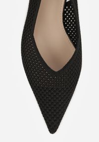 Renee - Czarne Sandały Slingback z Ażurową Cholewką i Szpiczastym Noskiem Beethovia. Okazja: na ślub cywilny, na wesele, na imprezę. Nosek buta: szpiczasty. Kolor: czarny. Materiał: jeans. Szerokość cholewki: normalna. Wzór: ażurowy. Styl: wizytowy #5