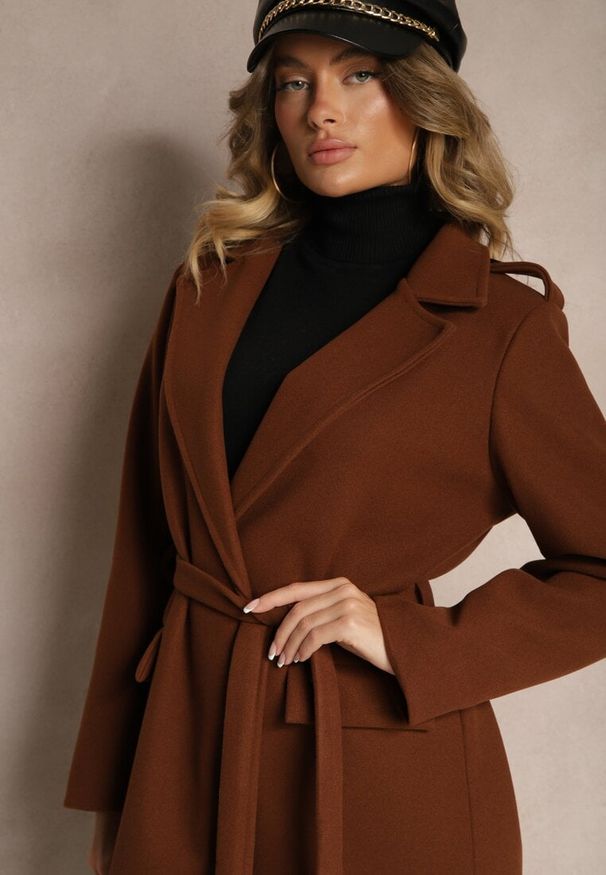 Renee - Brązowy Taliowany Płaszcz z Wiązanym Paskiem Seraphique. Kolor: brązowy. Materiał: materiał
