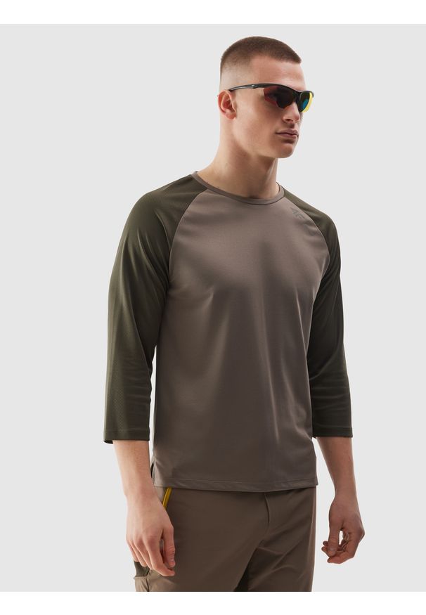 4f - 4F Longsleeve rowerowy szybkoschnący męski - brązowy L. Kolor: brązowy. Materiał: skóra, włókno, dzianina, materiał, syntetyk. Długość rękawa: długi rękaw. Długość: krótkie. Wzór: gładki, ze splotem. Styl: sportowy, klasyczny. Sport: kolarstwo