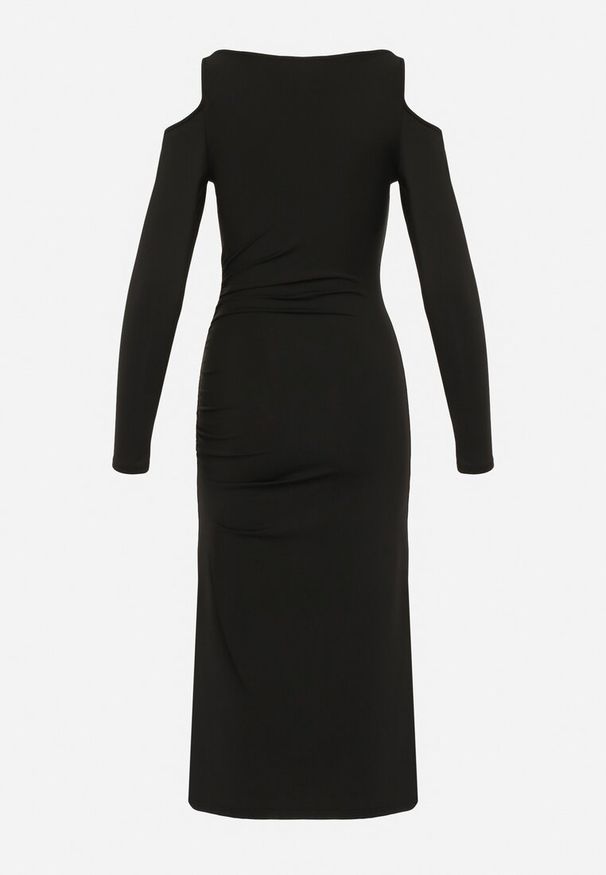 Born2be - Czarna Koktajlowa Sukienka z Wyciętym Ramionami z Klamerką i Marszczeniem Glimie. Kolor: czarny. Styl: wizytowy