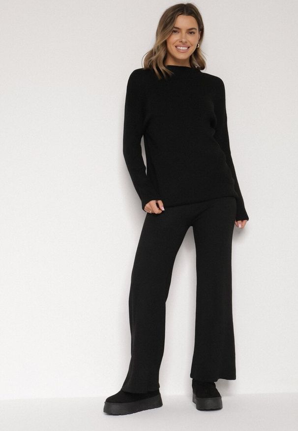 Born2be - Czarny Dzianinowy Komplet z Bawełną i Wełną Długi Sweter i Szerokie Spodnie Reinesa. Kolor: czarny. Materiał: dzianina, bawełna, wełna