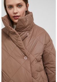 Answear Lab kurtka damska kolor brązowy zimowa. Okazja: na co dzień. Kolor: brązowy. Materiał: materiał. Wzór: gładki. Sezon: zima. Styl: wakacyjny