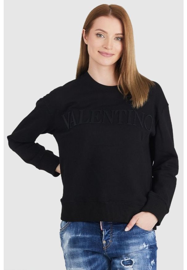 Valentino Garavani - VALENTINO GARAVANI Czarna bluza damska z wytłaczanym logo, Rozmiar S. Kolor: czarny. Materiał: prążkowany
