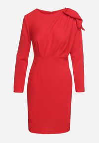 Born2be - Czerwona Dopasowana Sukienka Koktajlowa Ozdobiona Kokardą i Rozcięciem na Linnaea. Okazja: na co dzień. Typ kołnierza: kokarda. Kolor: czerwony. Wzór: aplikacja. Typ sukienki: dopasowane. Styl: wizytowy #3
