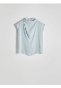 Reserved - Bluzka z drapowaniem - jasnoturkusowy. Kolor: turkusowy. Materiał: tkanina. Wzór: gładki #1