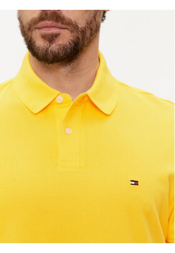 TOMMY HILFIGER - Tommy Hilfiger Polo 1985 MW0MW17770 Żółty Regular Fit. Typ kołnierza: polo. Kolor: żółty. Materiał: bawełna