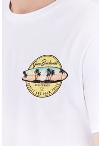 Guess - GUESS Biały t-shirt męski sunset and palm trees. Kolor: biały. Wzór: nadruk #5