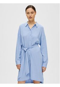 Selected Femme Sukienka koszulowa 16089666 Niebieski Relaxed Fit. Kolor: niebieski. Typ sukienki: koszulowe #4