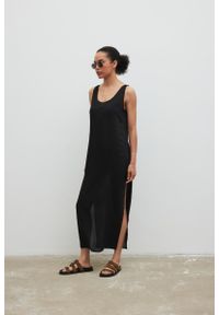 Marsala - Sukienka MAXI z rozcięciami w kolorze BLACK - AIR-XS/S. Okazja: na imprezę, na spacer. Materiał: jeans, tkanina. Długość rękawa: na ramiączkach. Sezon: lato. Typ sukienki: proste. Styl: elegancki. Długość: maxi