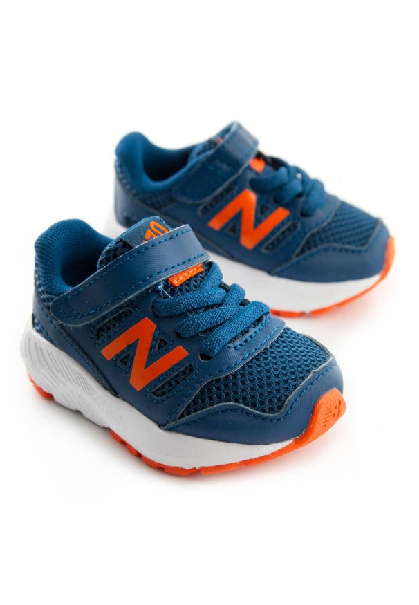 Buty do chodzenia dla dzieci New Balance 570v2. Kolor: niebieski. Sport: turystyka piesza