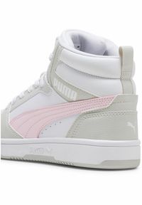 Puma - Młodzieżowe sneakersy Rebound V6 Mid PUMA White Frosty Pink Sedate Gray. Kolor: biały, wielokolorowy, różowy, szary. Sport: koszykówka