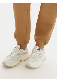 TOMMY HILFIGER - Tommy Hilfiger Spodnie dresowe Essential WW0WW45966 Beżowy Regular Fit. Kolor: beżowy. Materiał: bawełna #3