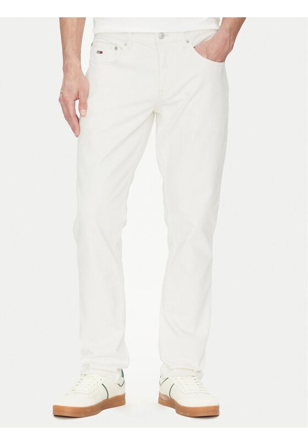 Tommy Jeans Jeansy DM0DM20980 Biały Slim Fit. Kolor: biały