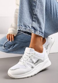 Born2be - Białe Sneakersy z Metalicznymi i Siateczkowymi Wstawkami Dalathe. Nosek buta: okrągły. Zapięcie: sznurówki. Kolor: biały. Materiał: materiał. Obcas: na obcasie. Wysokość obcasa: niski #6