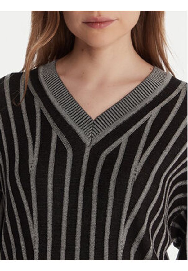 DKNY Sweter P5MSDZ52 Szary Regular Fit. Kolor: szary. Materiał: wiskoza