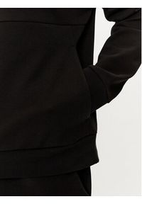Calvin Klein Bluza Color Embosed Logo K10K112442 Czarny Regular Fit. Kolor: czarny. Materiał: bawełna