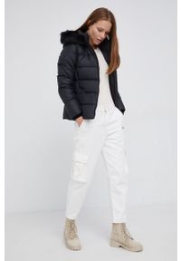 Calvin Klein Kurtka puchowa damska kolor czarny zimowa. Okazja: na co dzień. Kolor: czarny. Materiał: puch. Sezon: zima. Styl: casual #1