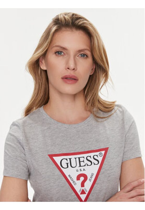 Guess T-Shirt W1YI1 BI3Z14 Szary Slim Fit. Kolor: szary. Materiał: bawełna