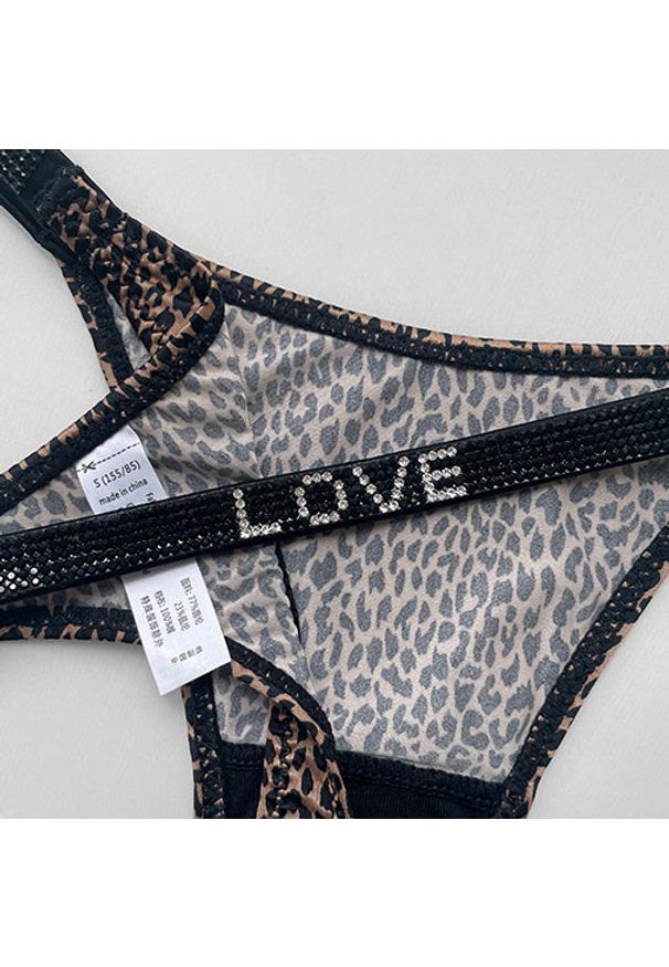 Intica - Majtki z ozdobną gumką podkreślające sylwetkę Magga. Kolor: brązowy. Materiał: materiał