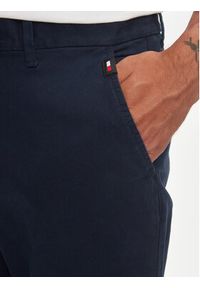 Tommy Jeans Chinosy Austin DM0DM20445 Granatowy Slim Fit. Kolor: niebieski. Materiał: bawełna #4
