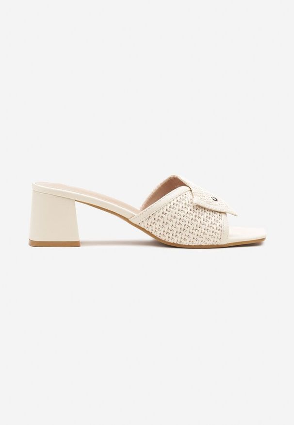 Born2be - Białe Klapki na Obcasie z Plecioną Asymetryczną Cholewką Varmoi. Okazja: na co dzień. Kolor: biały. Materiał: jeans. Obcas: na obcasie. Styl: casual. Wysokość obcasa: średni
