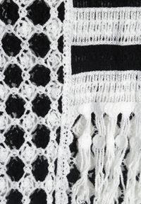 Born2be - Biało-Czarna Dopasowana Sukienka z Bawełny o Ażurowym Wykończeniu bez Rękawów Balmalia. Okazja: na co dzień, na imprezę. Kolor: biały. Materiał: bawełna. Długość rękawa: bez rękawów. Wzór: ażurowy. Typ sukienki: proste, dopasowane. Styl: elegancki, wakacyjny, casual, wizytowy #2