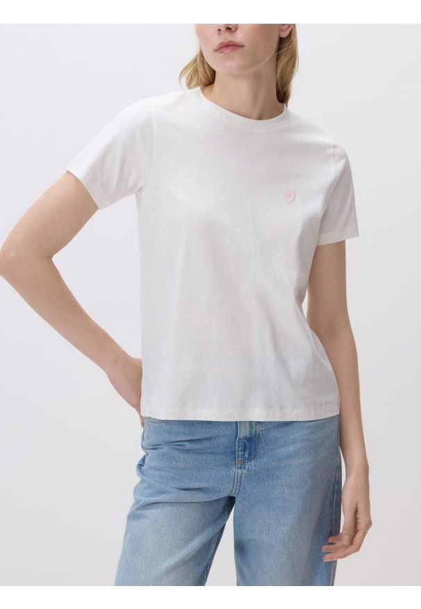 Reserved - T-shirt z sercem - złamana biel. Materiał: bawełna