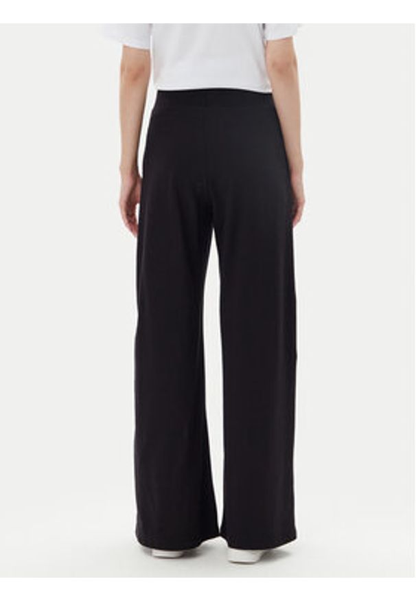 EA7 Emporio Armani Spodnie dresowe 7W000083 AF13135 UC001 Czarny Wide Leg. Kolor: czarny. Materiał: bawełna