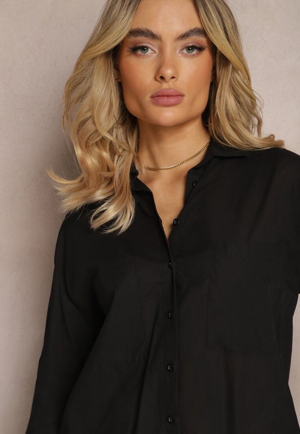 Renee - Czarna Klasyczna Koszula z Bawełny z Kieszonkami Jaela. Okazja: na co dzień. Kolor: czarny. Materiał: bawełna. Styl: klasyczny
