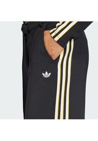Adidas - adidas Spodnie materiałowe Sport Tailored KD2963 Czarny Wide Leg. Kolor: czarny. Materiał: syntetyk. Styl: sportowy #2