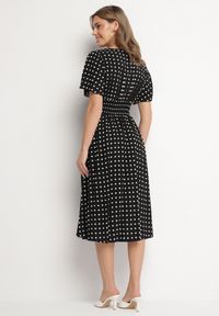 Born2be - Czarna Sukienka z Bawełny Rozkloszowana w Kropki Toliennea. Okazja: na co dzień. Kolor: czarny. Materiał: bawełna. Wzór: kropki. Styl: casual #5
