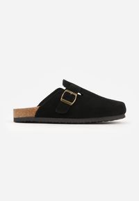 Born2be - Czarne Zamszowe Klapki w Stylu Chodaków Ozdobione Klamrą Irinania. Okazja: na co dzień. Kolor: czarny. Materiał: zamsz. Wzór: aplikacja. Styl: casual #5