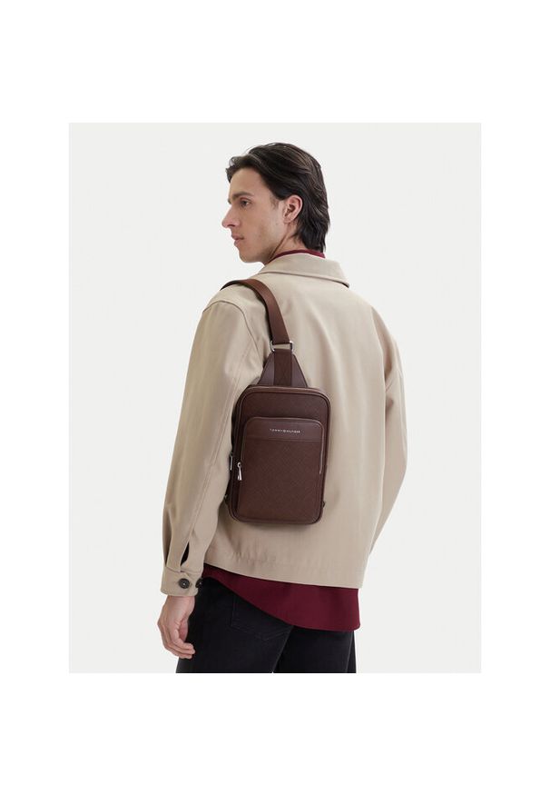 TOMMY HILFIGER - Saszetka Tommy Hilfiger. Kolor: brązowy