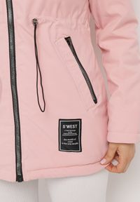 Born2be - Różowa Kurtka Parka z Kapturem i Ściągaczami w Pasie Arilira. Typ kołnierza: kaptur. Kolor: różowy. Styl: klasyczny #7