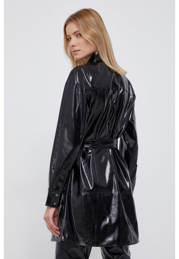 Calvin Klein Jeans Sukienka kolor czarny mini prosta. Okazja: na co dzień. Kolor: czarny. Materiał: skóra. Długość rękawa: długi rękaw. Typ sukienki: proste. Styl: casual. Długość: mini