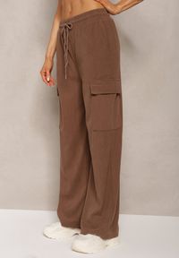 Renee - Brązowe Szerokie Spodnie High Waist w Typie Bojówek Hesstie. Stan: podwyższony. Kolor: brązowy. Styl: elegancki #5