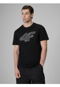 4f - 4F T-shirt regular z nadrukiem męski - czarny 3XL. Okazja: na co dzień. Kolor: czarny. Materiał: jeans, bawełna, dresówka, dzianina. Wzór: nadruk. Styl: klasyczny, casual #1