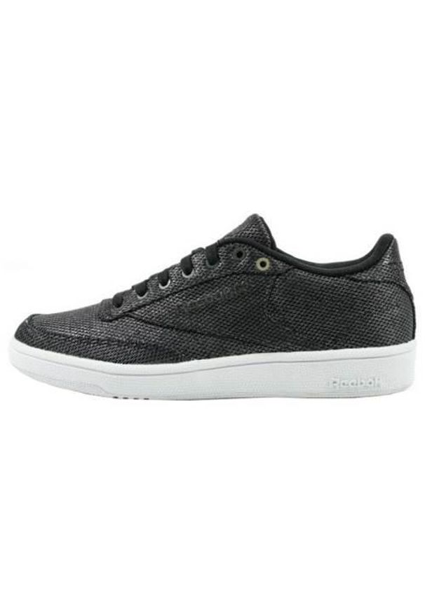 Buty do chodzenia damskie Reebok Club C 85. Zapięcie: sznurówki. Kolor: biały, wielokolorowy. Materiał: guma, materiał, syntetyk. Szerokość cholewki: normalna. Model: Reebok Club. Sport: turystyka piesza