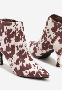 Renee - Brązowe Botki w Krowie Łaty na Szpilce w Klasycznym Stylu Latanela. Okazja: na co dzień. Kolor: brązowy. Materiał: jeans. Obcas: na szpilce. Styl: klasyczny. Wysokość obcasa: średni #6
