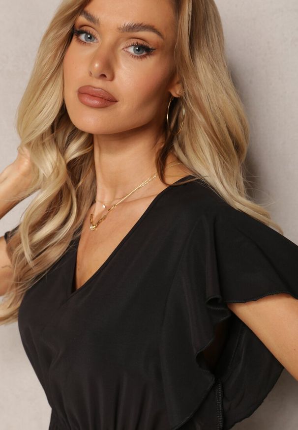 Renee - Czarna Rozkloszowana Sukienka Midi z Plisami na Dole Nairata. Kolor: czarny. Długość: midi