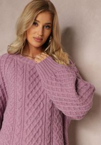 Renee - Fioletowy Długi Sweter Ozdobiony Drobnym Splotem Killoe. Kolor: fioletowy. Materiał: jeans. Długość: długie. Wzór: ze splotem, aplikacja #5