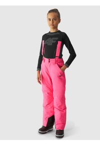 4F JUNIOR - Spodnie narciarskie z szelkami membrana 8000 dziewczęce - fuksja. Kolor: różowy. Materiał: materiał, tkanina, poliester, syntetyk. Sezon: zima. Sport: narciarstwo