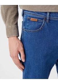 Wrangler - WRANGLER TEXAS TAPER MĘSKIE SPODNIE JEANSOWE REVIVAL W12TJX26Y 112322669