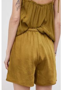 Sisley szorty damskie kolor zielony gładkie high waist. Stan: podwyższony. Kolor: zielony. Materiał: tkanina. Wzór: gładki #4