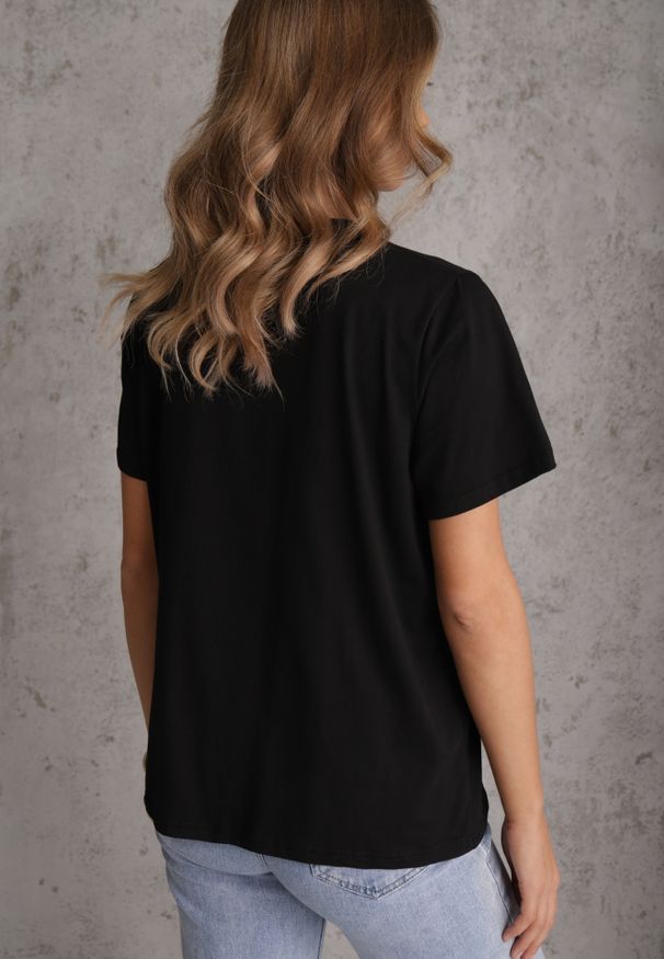 Renee - Czarny Bawełniany T-shirt o Klasycznym Kroju z Kwiatowymi Aplikacjami 3D Morgane. Okazja: do pracy. Kolor: czarny. Materiał: bawełna. Wzór: aplikacja, kwiaty. Styl: klasyczny