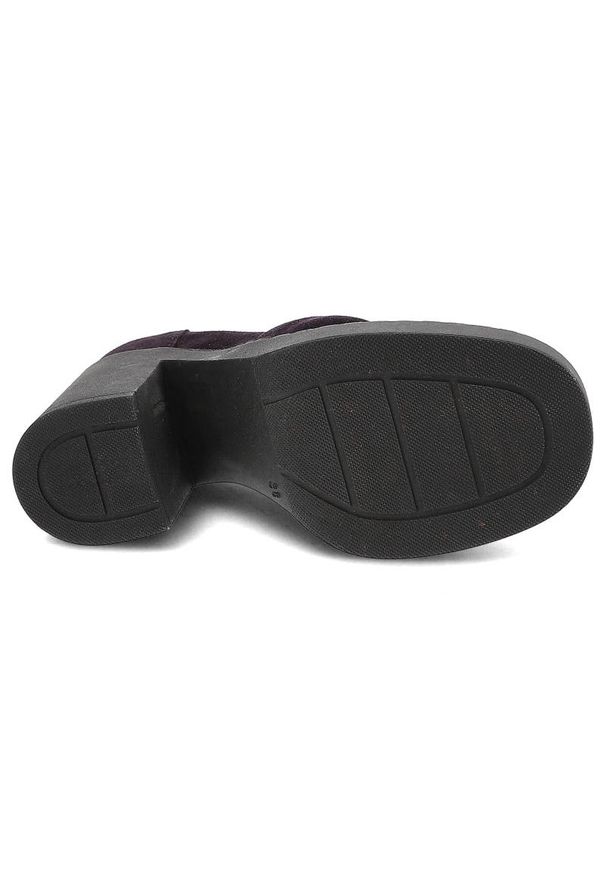 Fioletowe Półbuty Simen Skórzane Eleganckie Buty Na Obcasie. Okazja: na co dzień, na spotkanie biznesowe, do pracy. Zapięcie: bez zapięcia. Kolor: fioletowy. Materiał: skóra. Szerokość cholewki: normalna. Obcas: na obcasie. Styl: elegancki. Wysokość obcasa: średni